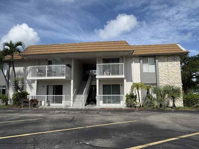 Building Photo - 1830 Maravilla Ave