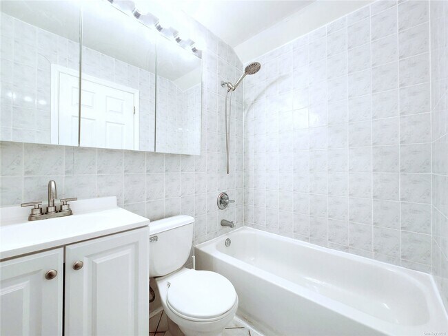 Building Photo - 96-03-96-91 91st Ave