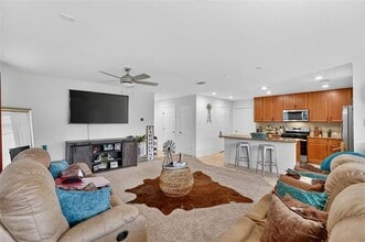 Building Photo - 968 Burnett Dr