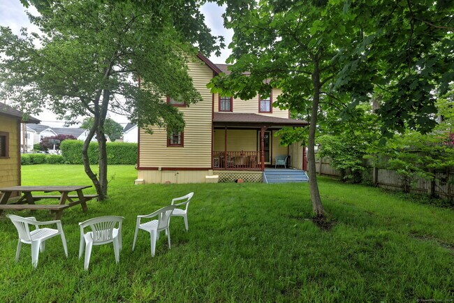 Building Photo - 32 Seaside Ave