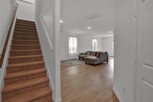 Building Photo - 234 Pine cavern dr