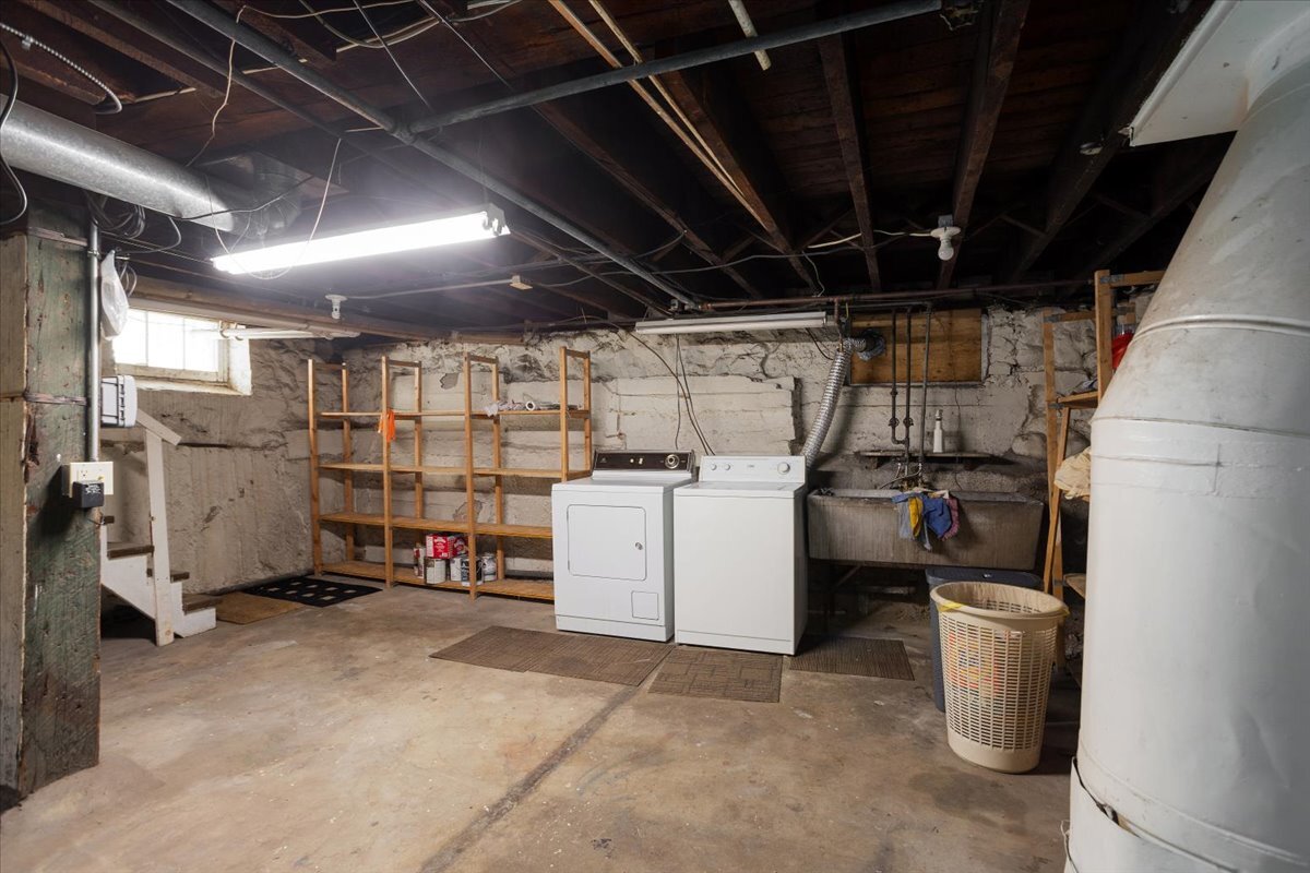 Building Photo - 246 Prospect Ave NE