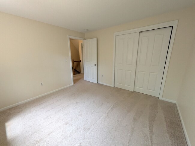 Building Photo - 2-49 Skyline Dr