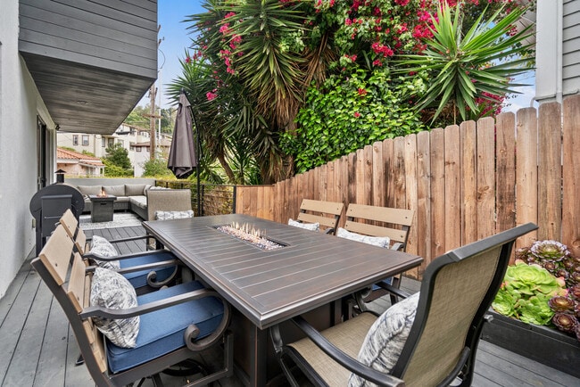 Building Photo - 3218 Ibis St