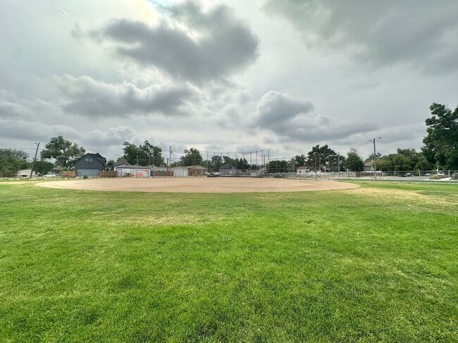 Building Photo - Charming 3-bed, 1-bath Duplex in Denver's ...