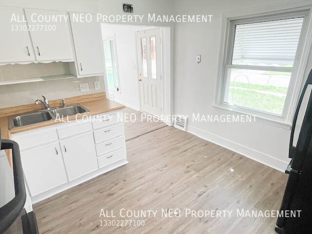 Building Photo - 20921 Westport Ave