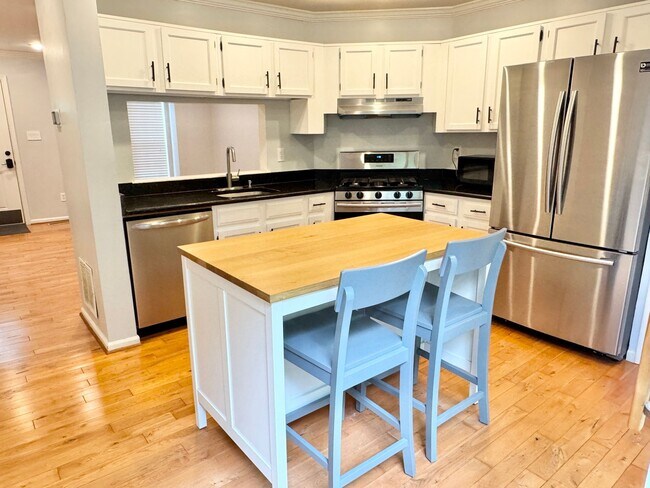 Building Photo - 12298 Granada Way