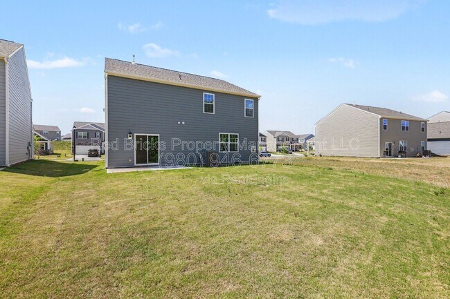 Building Photo - 1362 Secrest Cmns Dr