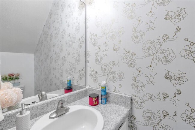 Building Photo - 2713 Ashleigh Ln