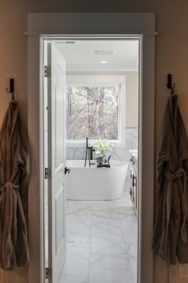 Building Photo - 104 Elohi Ln