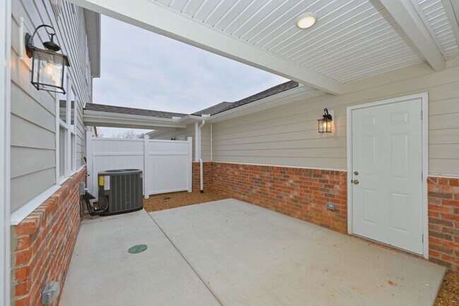 Building Photo - **BE THE LUCKY ONE TO LIVE IN THIS 2024-BUILT BRICK TOWNHOME IN THE VILLAS AT REGAL SQUARE FEATUR...