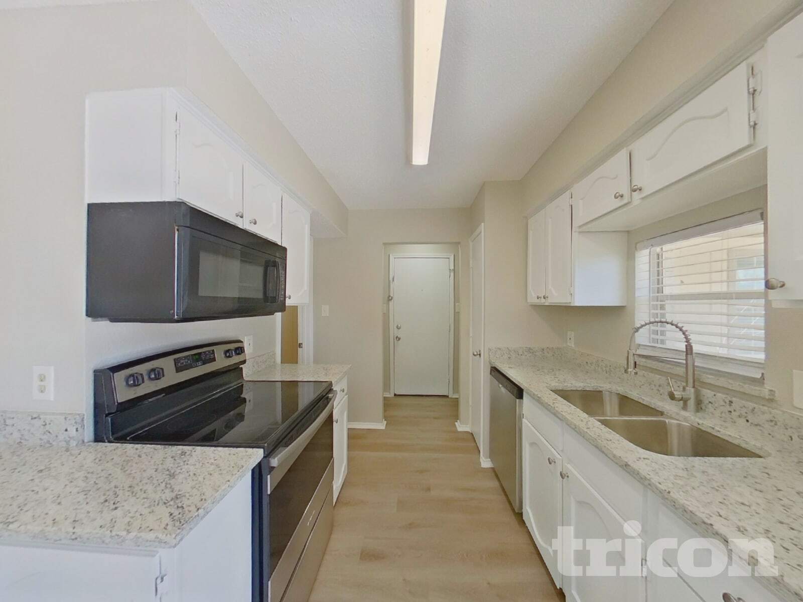 Building Photo - 5005 Coronet Ct