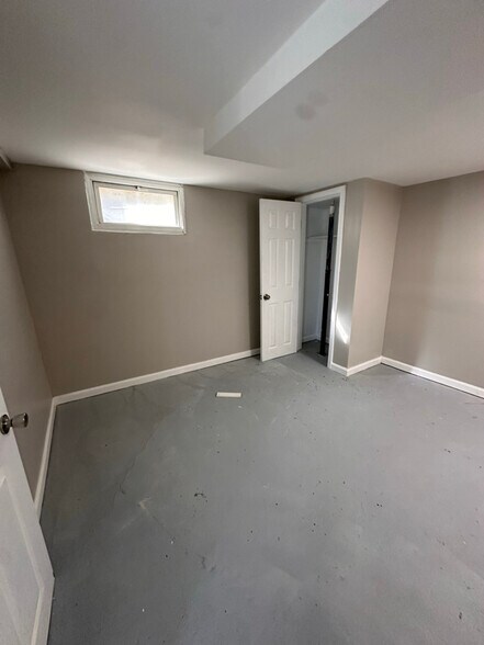 Building Photo - 7719 Crestline Rd