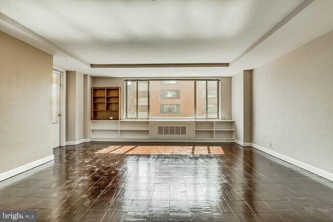 Building Photo - 1121 Arlington Blvd