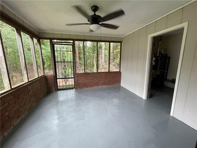 Building Photo - 1771 Southgate Ln SE