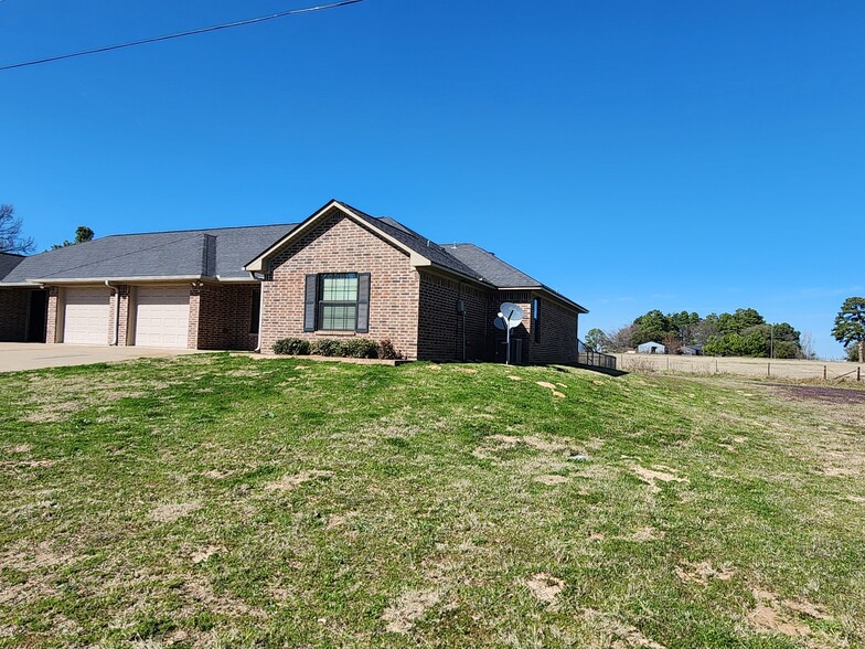 Primary Photo - 13380 Country Meadow Ln