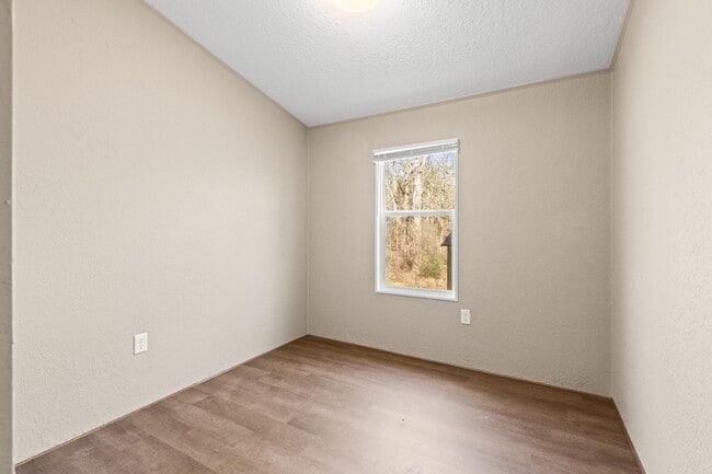 Building Photo - 15843 Country Way