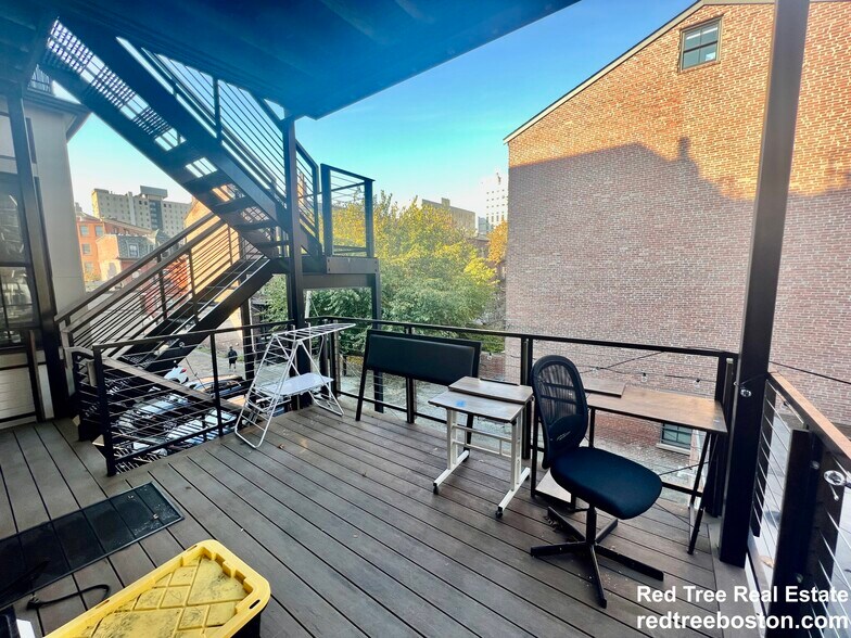 Building Photo - 1607 Tremont St