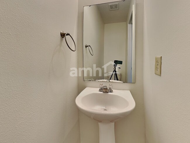 Building Photo - 6432 Dillard Ridge Dr