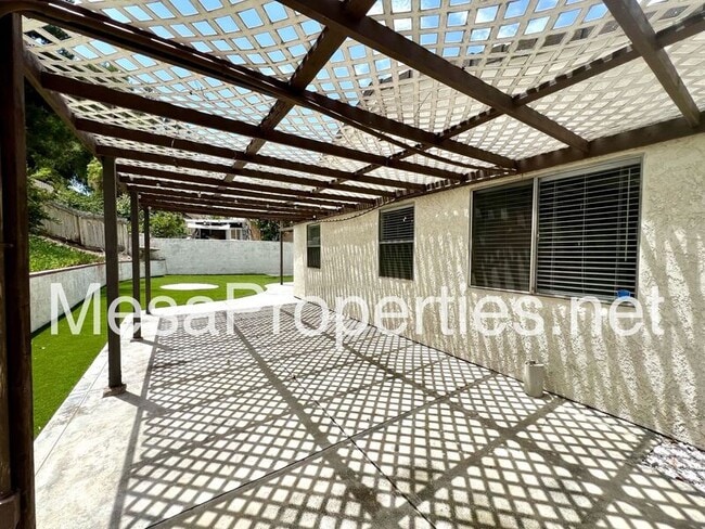 Building Photo - 24368 Darrin Dr