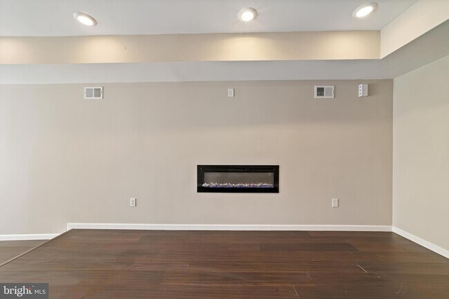 Building Photo - 4707 Sansom St