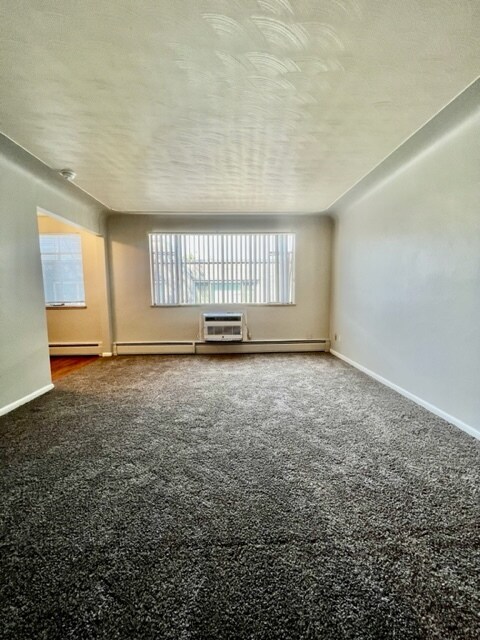 Building Photo - Karen Jean Apartments