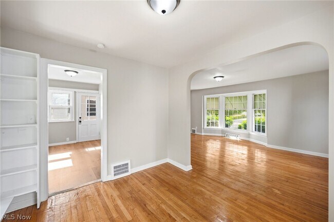 Building Photo - 26900 Forestview Ave