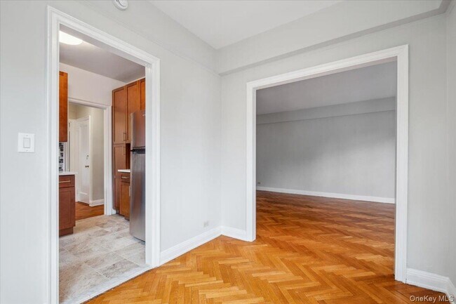 Building Photo - 45 Popham Rd