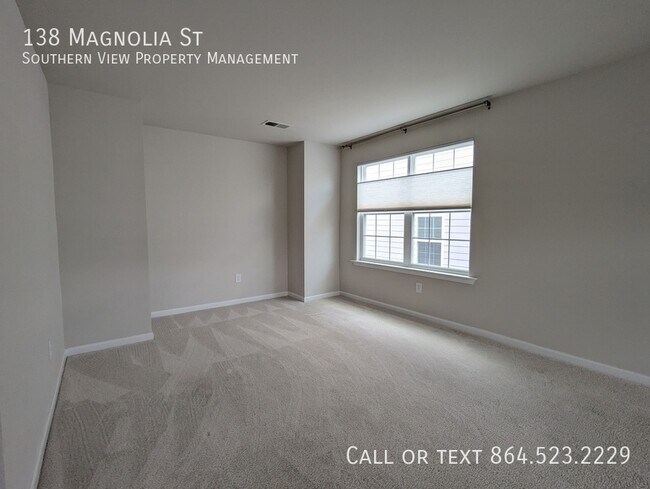 Building Photo - 138 Magnolia St