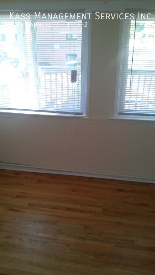 Building Photo - Very Spacious Apartment Near Northwestern ...