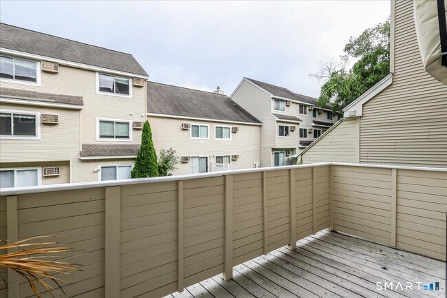 Building Photo - 153 Willow Springs