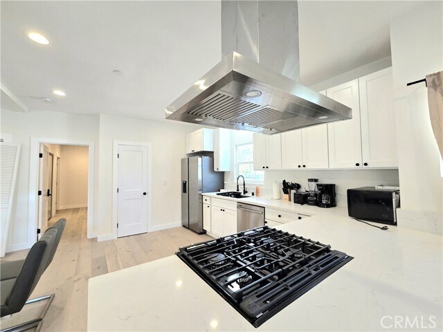 Building Photo - 1225 W 41st St