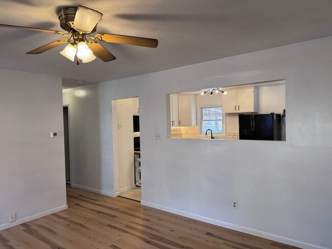 Building Photo - Swannanoa - Perfect Location, Fantastic Bungalow!