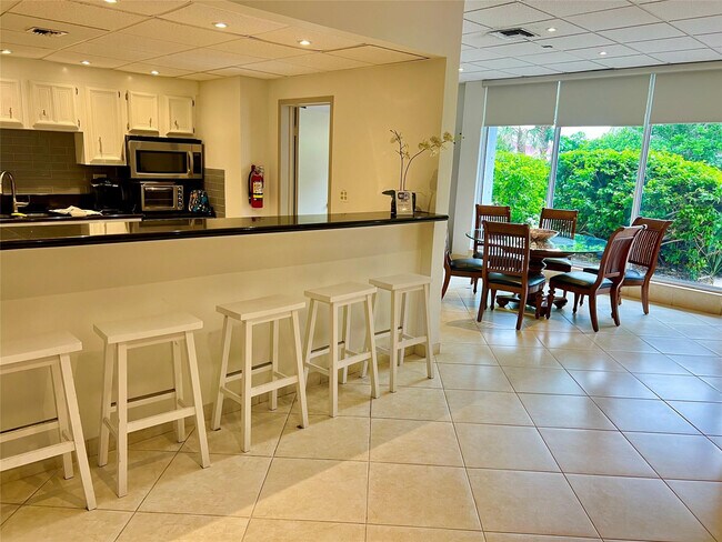 Building Photo - 800 SE 20th Ave