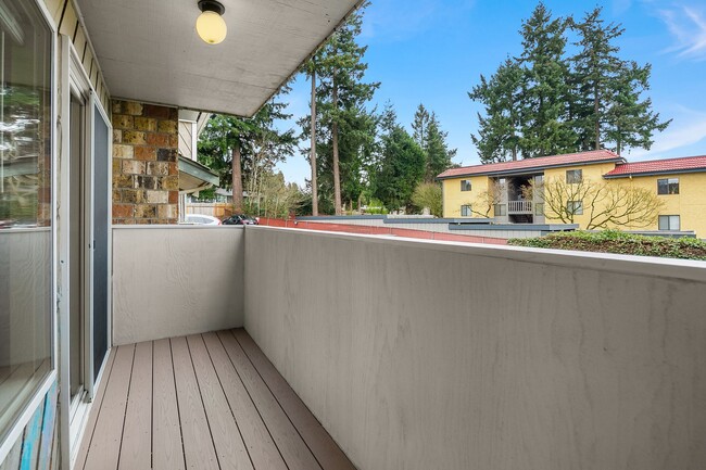 Building Photo - 10012 NE 117th Ct