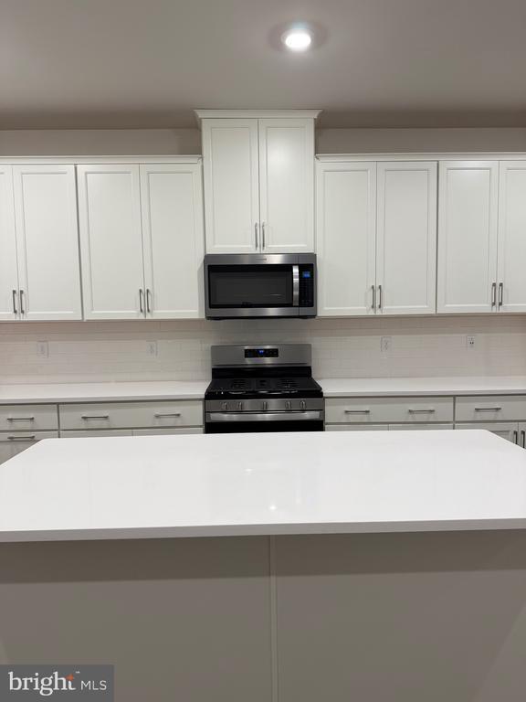 Building Photo - 7 Moran Pl