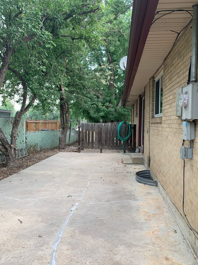 Building Photo - 4BD/2BA Table Mesa Home - Close to everything