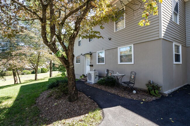 Building Photo - 487 Kentucky Ave