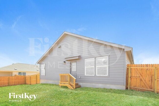 Building Photo - 131 Agave Cir