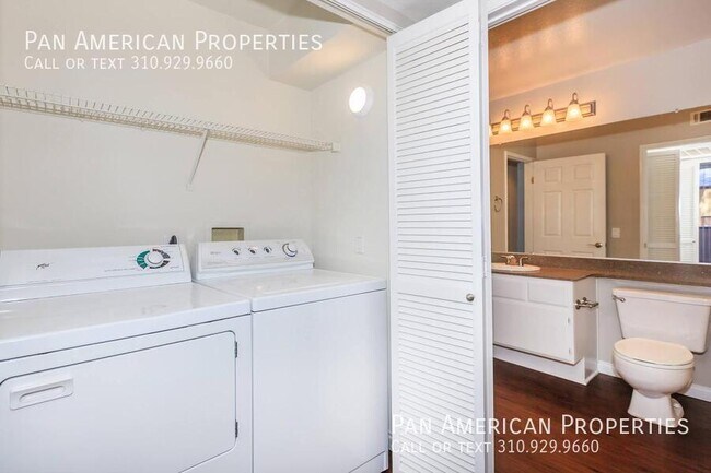 Building Photo - 26130 Laguna Ct