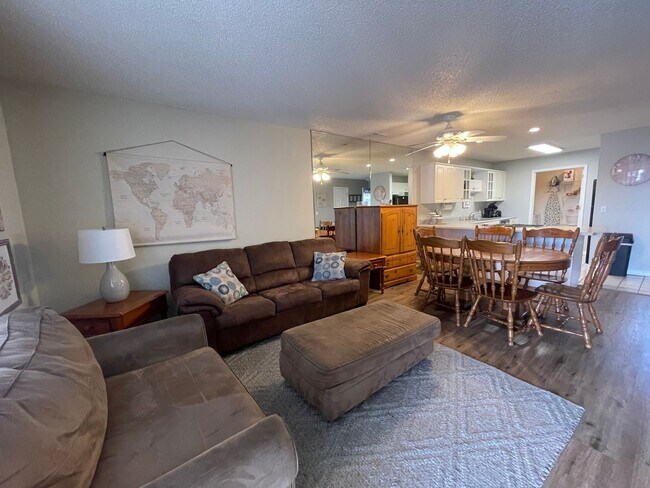 Building Photo - Furnished 2 bedroom 2 bath