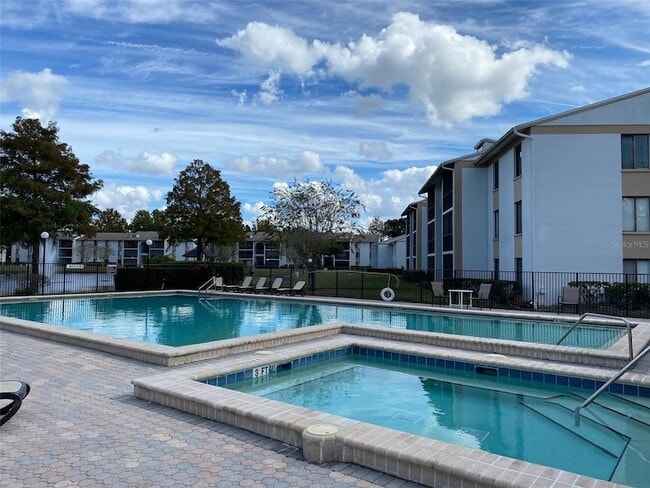 Building Photo - 8213 Sun Spring Cir