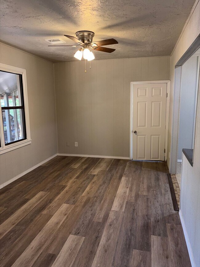 Building Photo - 5904 S Dimple Dr