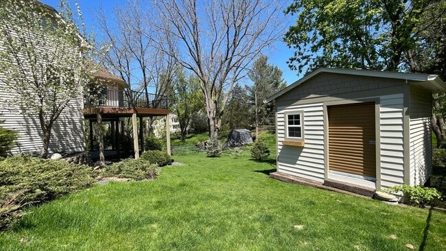 Building Photo - 640 S Park Ct