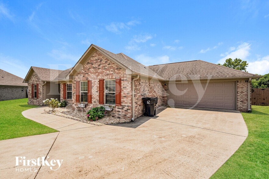 Building Photo - 920 Alise Cir