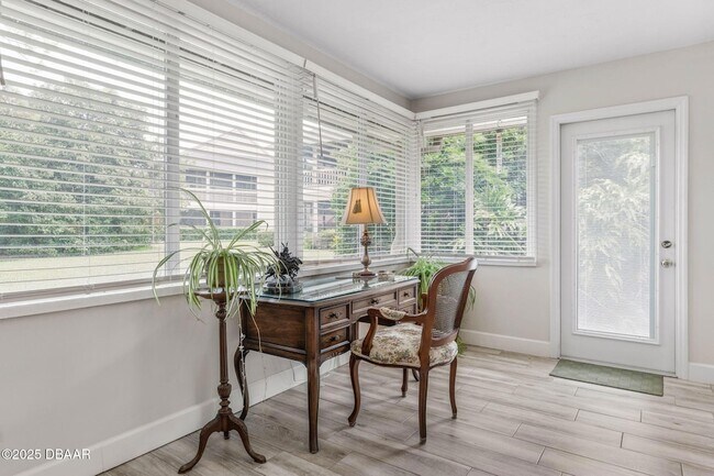 Building Photo - 4 Jasmine Run