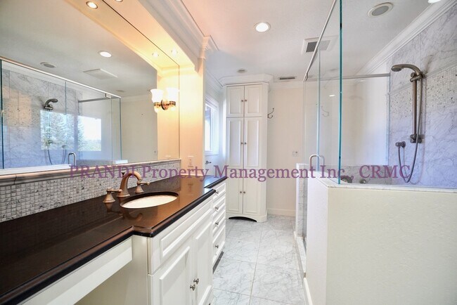 Building Photo - Quality Novato Home With Great Floorplan N...