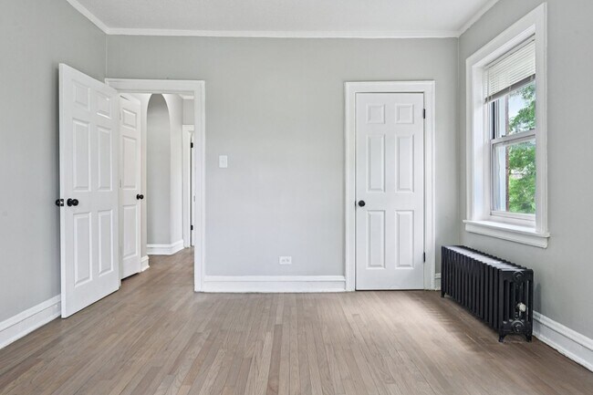Building Photo - 7757 S Essex Ave
