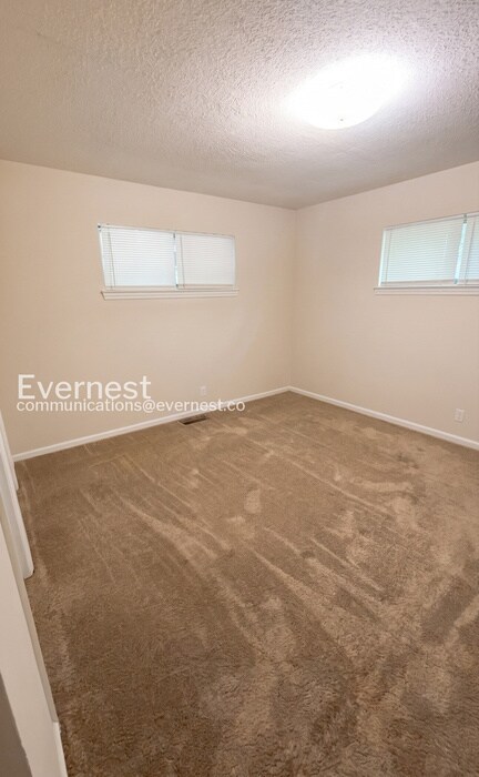 Building Photo - 309 Nye Dr