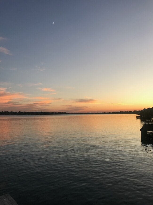 Building Photo - 1200 E Main St